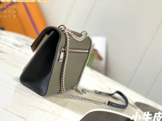 Official oldcobbler LOUIS MYLOCKME CHAIN BAG VUITTON 0711